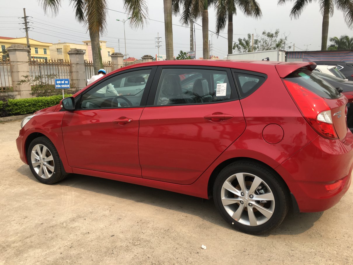 hinh_anh_xe_hyundai_accent_hatchback