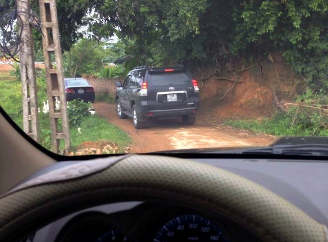 kinh nghiệm lái xe ô tô vào đường làng quê